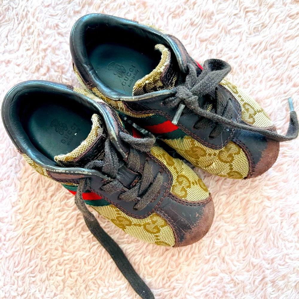 Authentic Gucci baby shoes size 23
